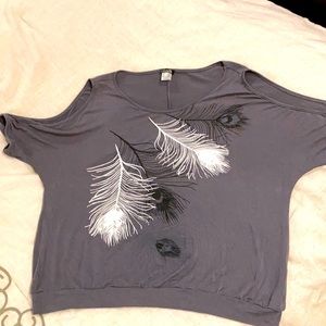 Women’s grey cold shoulder short sleeve shirt